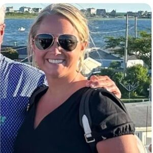 Meet your Posher, Elizabeth